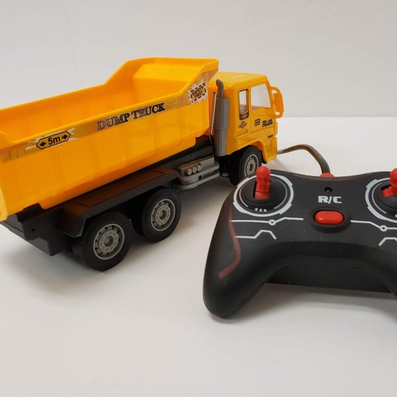 New Remote Controlled Dump Truck - Picture 7 of 10